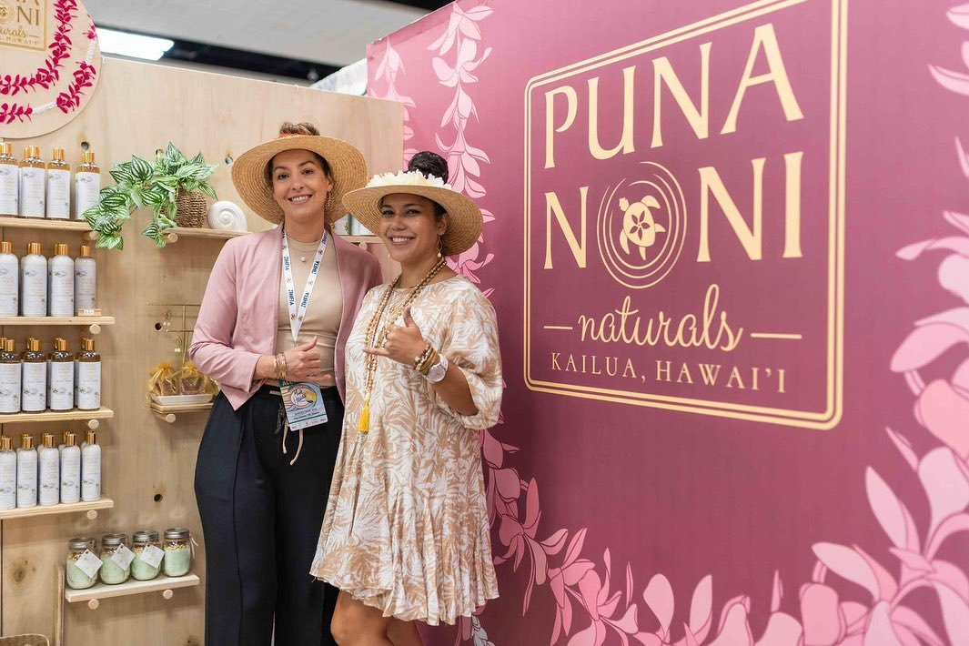 Ho'omau Hawaii Festival pink booth